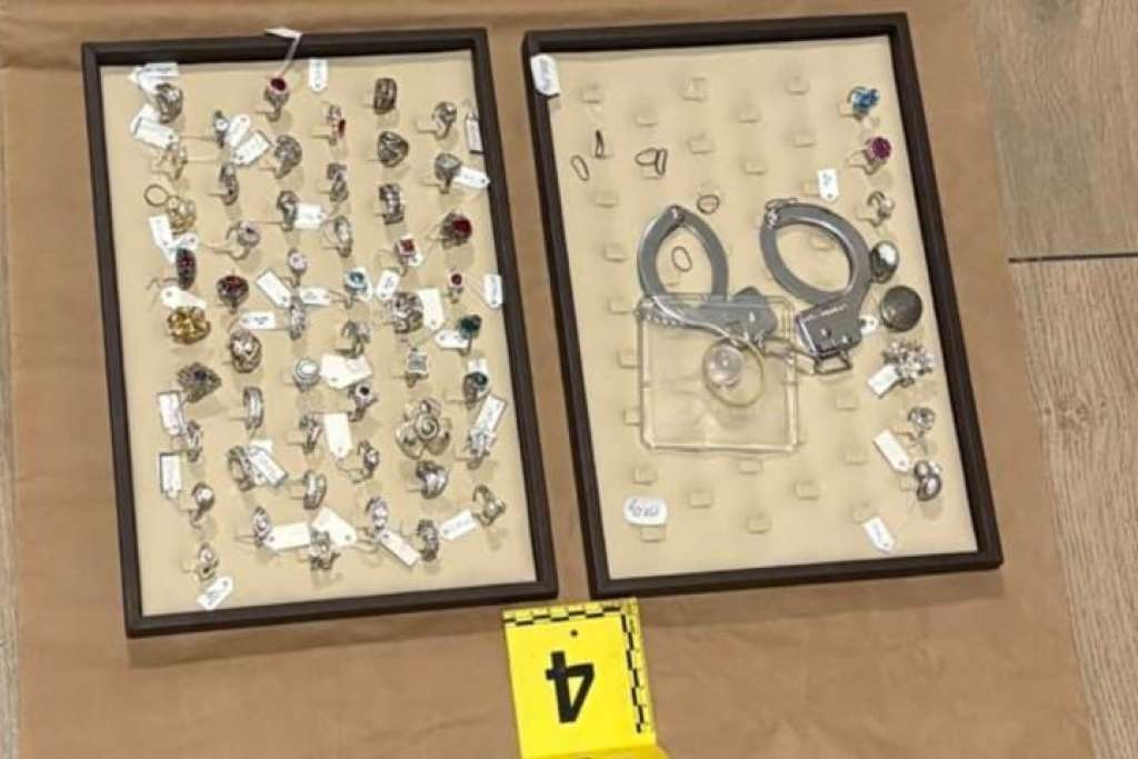 l c5e24c4307aa69122b6607374c34aedd